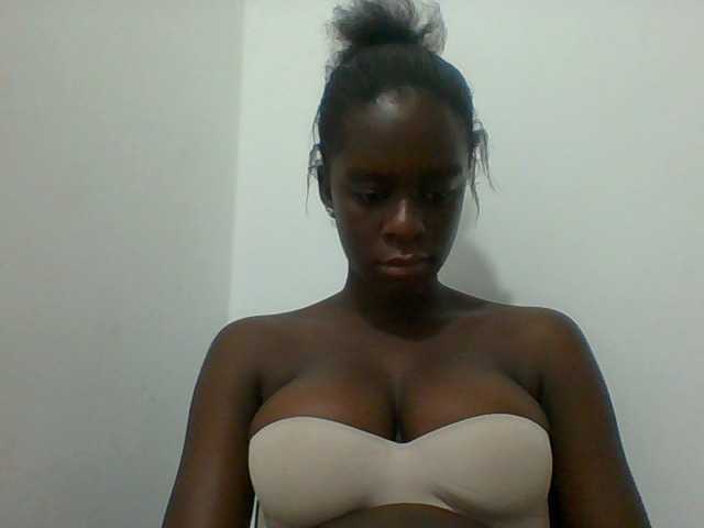 Chocolateaa live cam on UnifiedCams