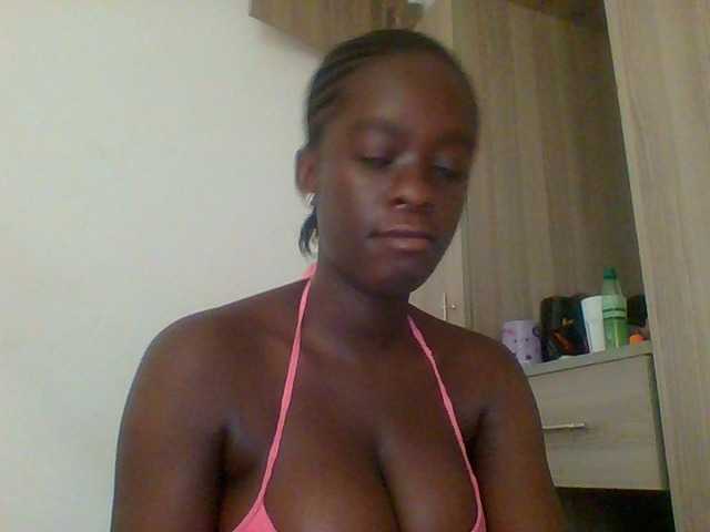 Chocolateaa live cam on BongaCams