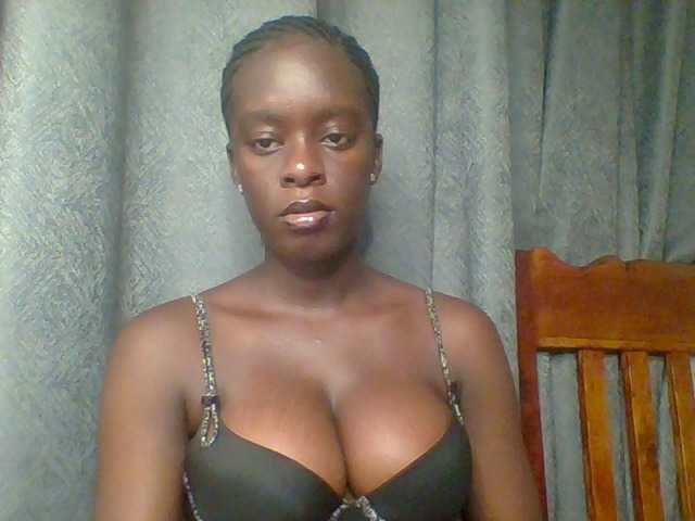 Chocolateaa live cam on BongaCams
