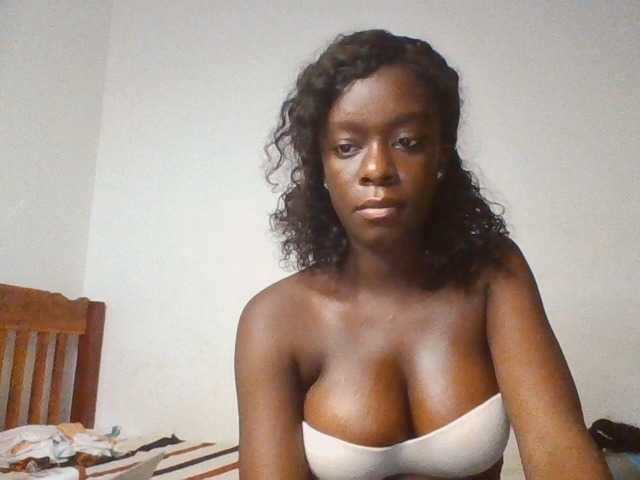 Chocolateaa live cam on BongaCams