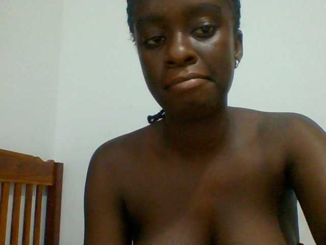 Chocolateaa, live now on BongaCams
