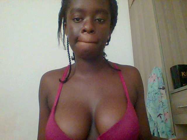 Chocolateaa live cam on UnifiedCams