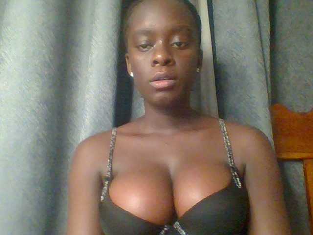 Chocolateaa live cam on BongaCams