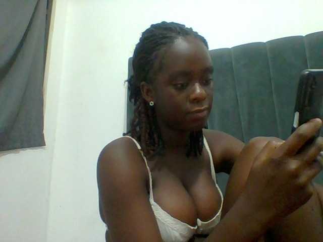 Chocolateaa live cam on BongaCams
