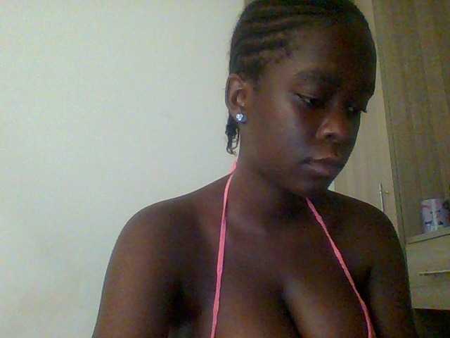 Chocolateaa live cam on BongaCams