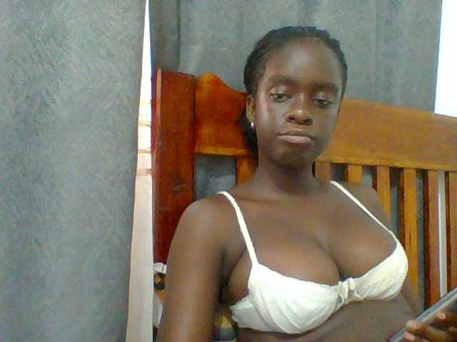 Chocolateaa live cam on BongaCams