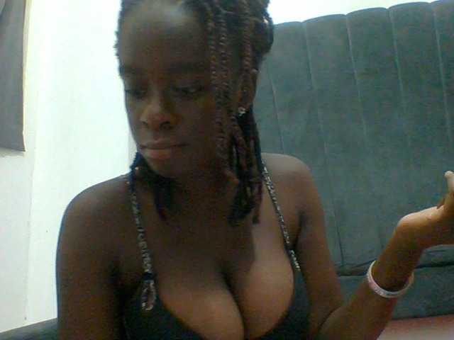 Chocolateaa live cam on BongaCams