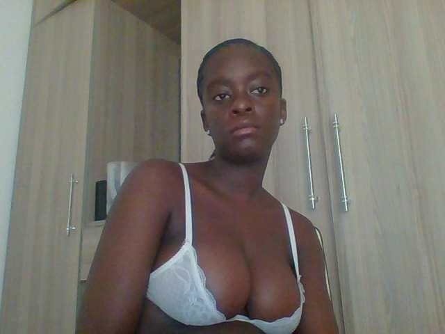 Chocolateaa live cam on UnifiedCams