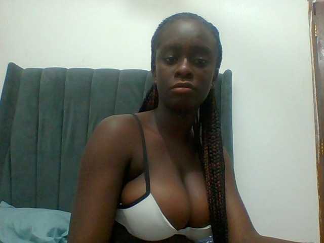Chocolateaa live cam on BongaCams