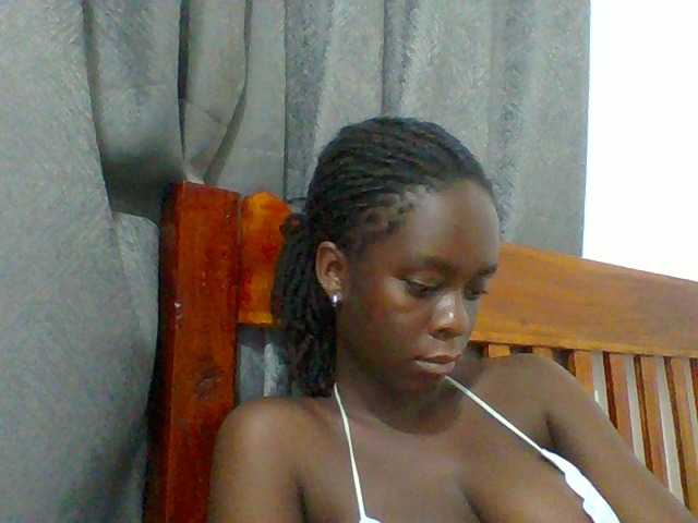 le modèle Chocolateaa est en webcam porno dans un show sur le site bongacams, il possède les tags suivants: Ebony,Brunette,Trimmed