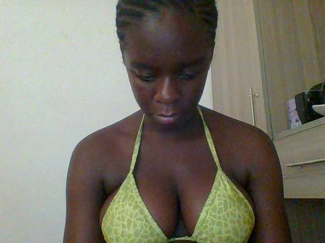 Chocolateaa live cam on BongaCams