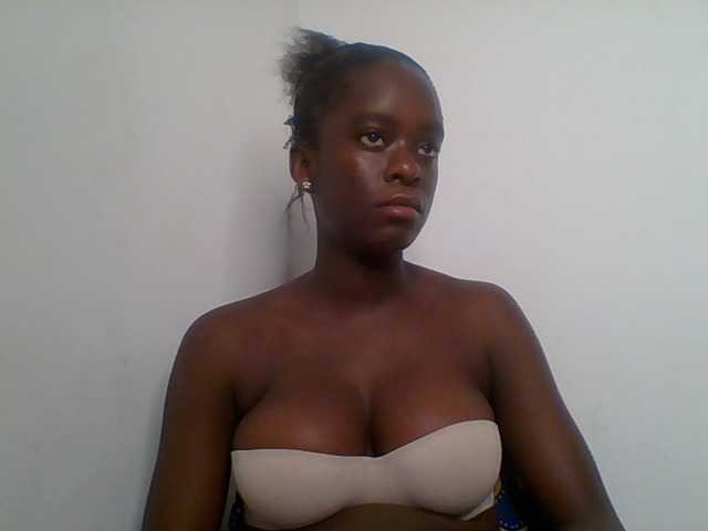 Chocolateaa live cam on UnifiedCams