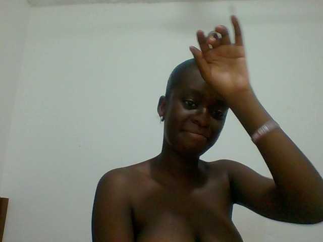 Chocolateaa live cam on BongaCams