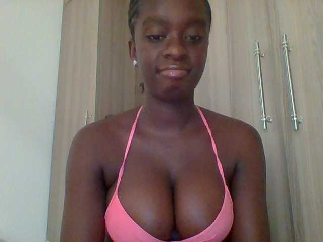 Chocolateaa live cam on BongaCams