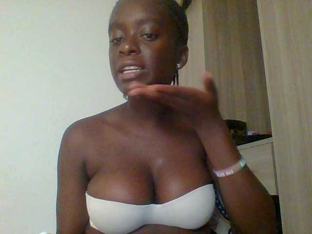 Chocolateaa live cam on BongaCams