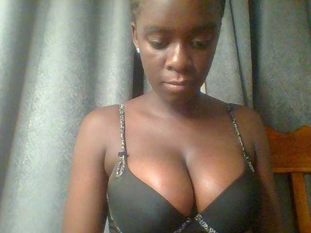 Chocolateaa live cam on BongaCams