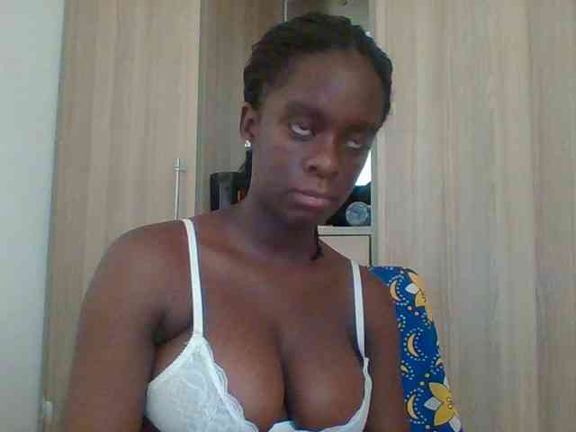 Modella: Chocolateaa