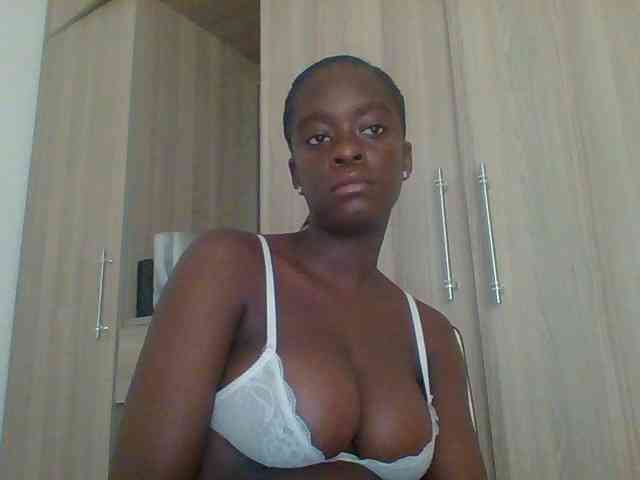 Chocolateaa webcam
