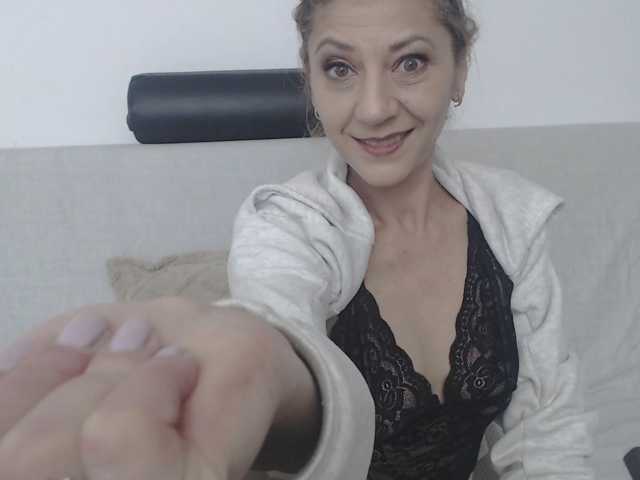 FoxyloveXXX live cam on BongaCams
