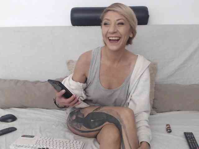 FoxyloveXXX's webcam live show
