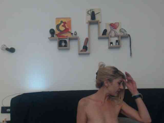 FoxyloveXXX webcam