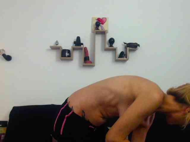 FoxyloveXXX webcam