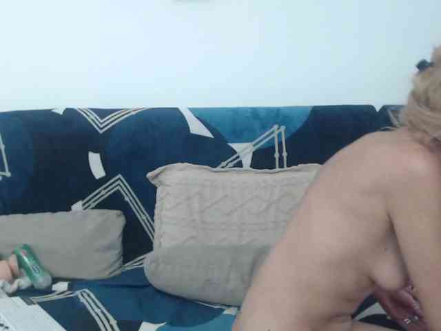 FoxyloveXXX webcam