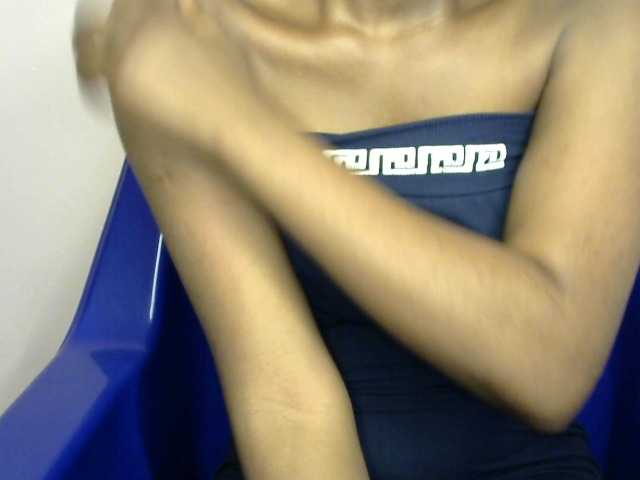 Chocoslut2233 live cam on BongaCams