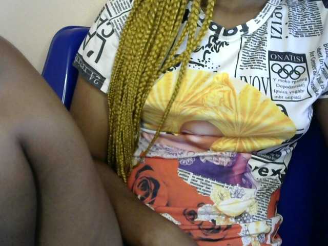 Chocoslut2233 live cam on BongaCams