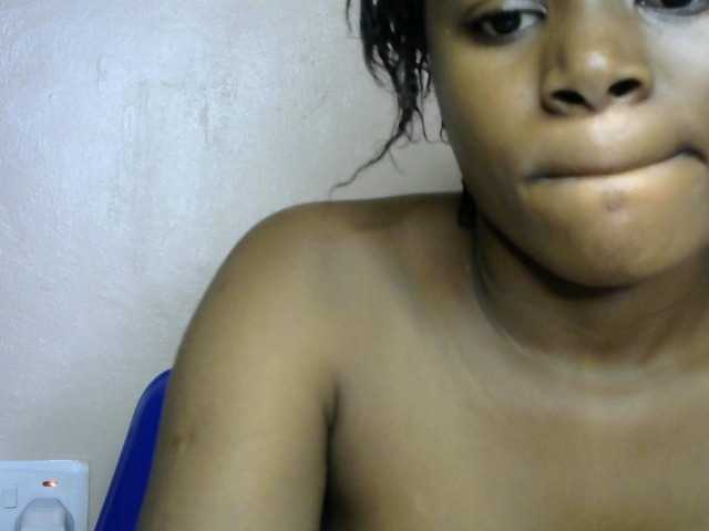 Chocoslut2233 live cam on BongaCams