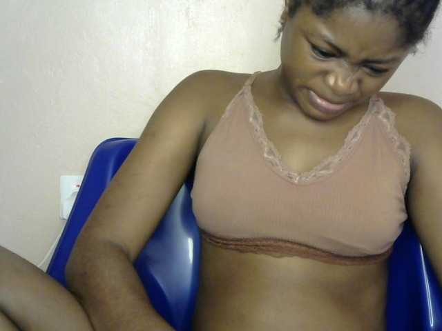 Chocoslut2233 live cam on BongaCams