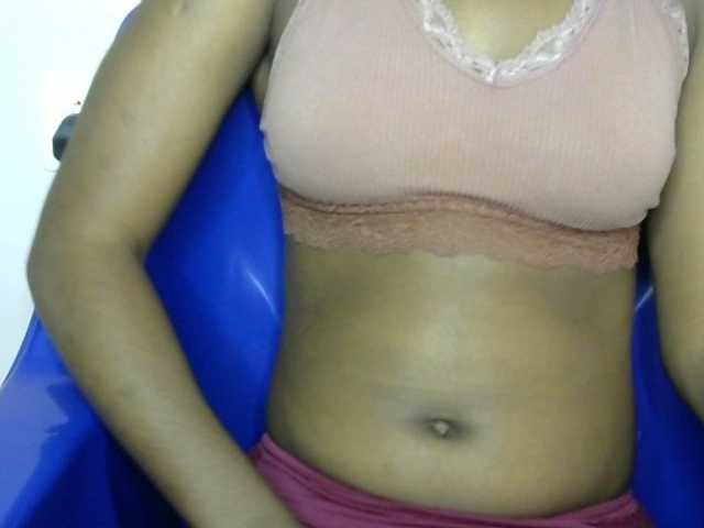 Chocoslut2233 live cam on BongaCams