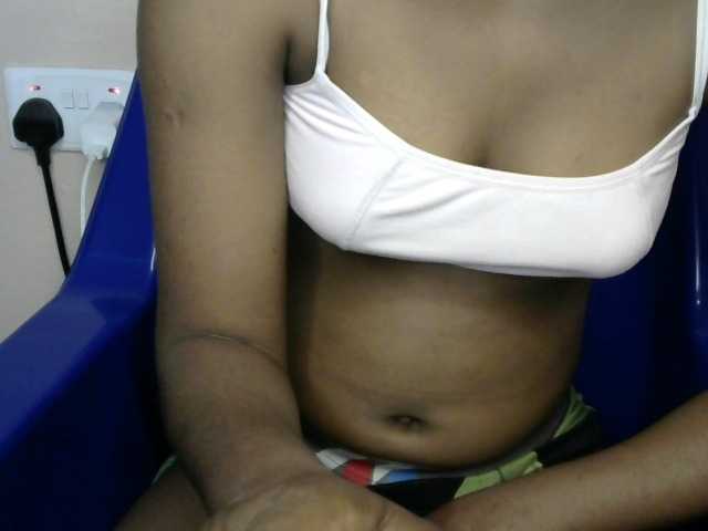 Chocoslut2233 live cam on BongaCams