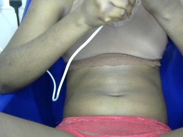 Chocoslut2233 live cam on BongaCams