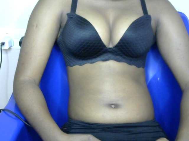 Chocoslut2233 live cam on BongaCams