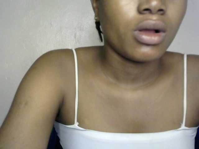 Chocoslut2233 live cam on BongaCams