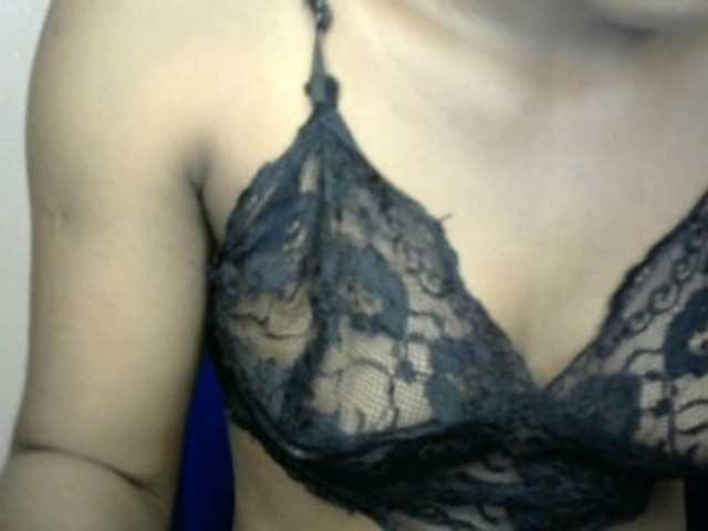 Chocoslut2233 live cam on BongaCams
