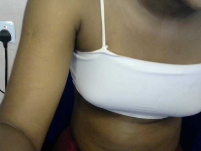 Chocoslut2233 live cam on BongaCams