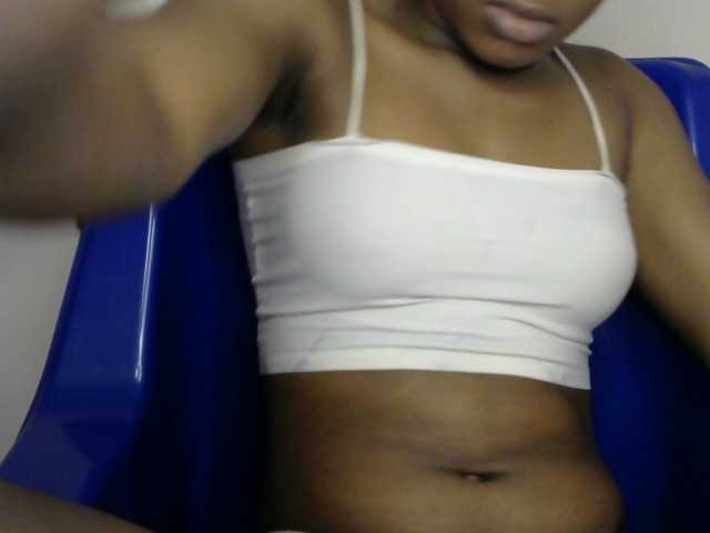 Chocoslut2233 live cam on BongaCams