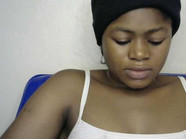 Chat with Chocoslut2233 live cam