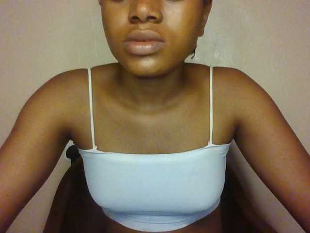 Chocoslut2233 live cam on BongaCams