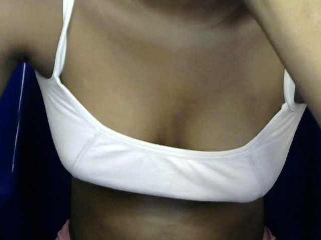 Chocoslut2233 live cam on BongaCams