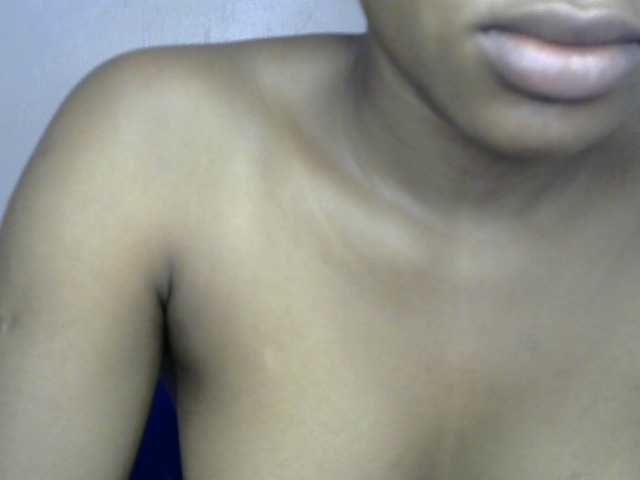 Chocoslut2233 live cam on BongaCams