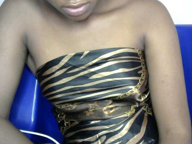Chocoslut2233 live cam on BongaCams