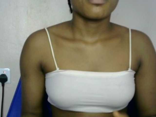 Chocoslut2233 live cam on BongaCams