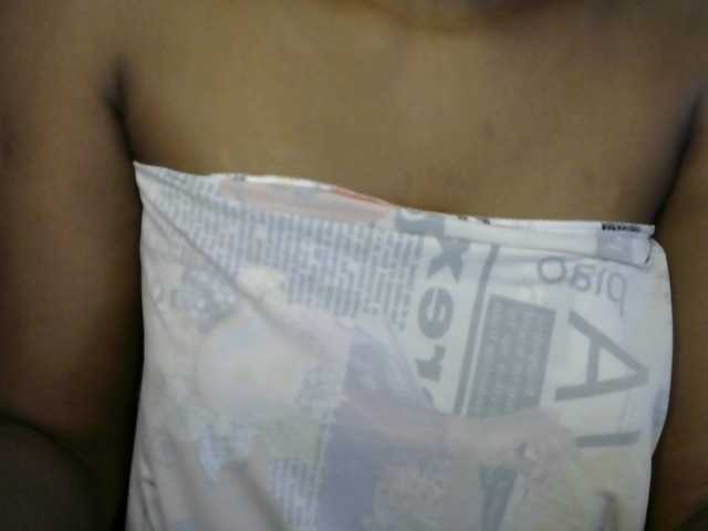 le modèle Chocoslut2233 est en webcam porno dans un show sur le site bongacams, il possède les tags suivants: Ebony,Brunette,Shaved