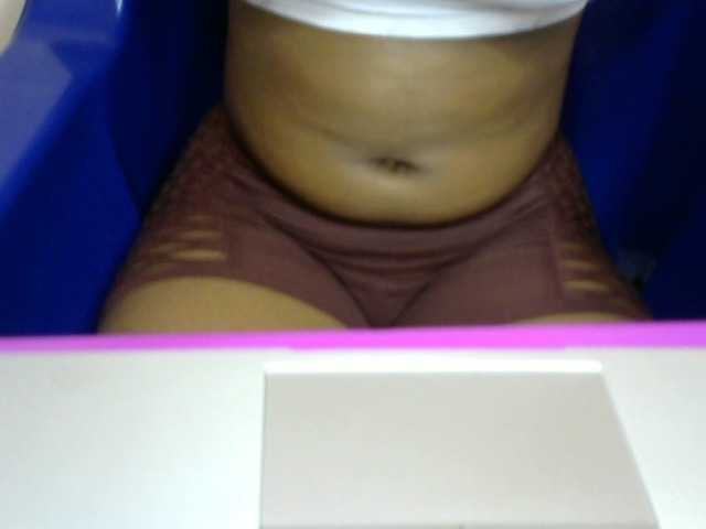 Chocoslut2233 live cam on BongaCams