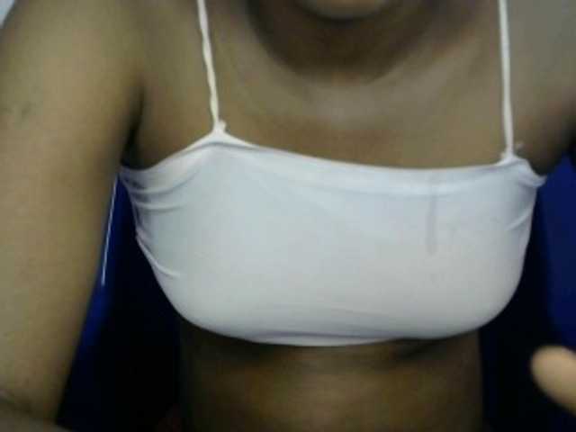 Chocoslut2233 live cam on BongaCams