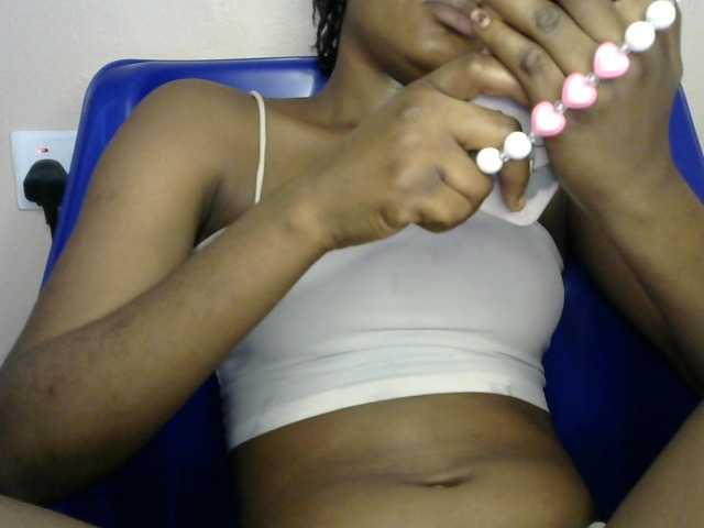 Chocoslut2233 live cam on BongaCams