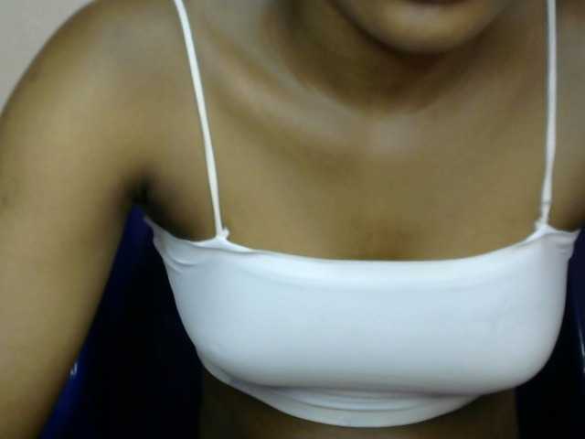 Chocoslut2233 live cam on BongaCams
